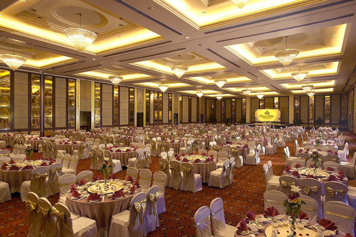 Ballroom Banquet Wedding Wedding banquets in our spacious ballroom adds class and grandeur