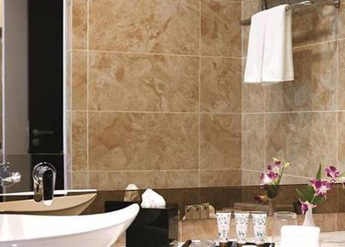 浴室 -- 帝盛酒店公寓 配備齊全的浴室提供各式沐浴用品