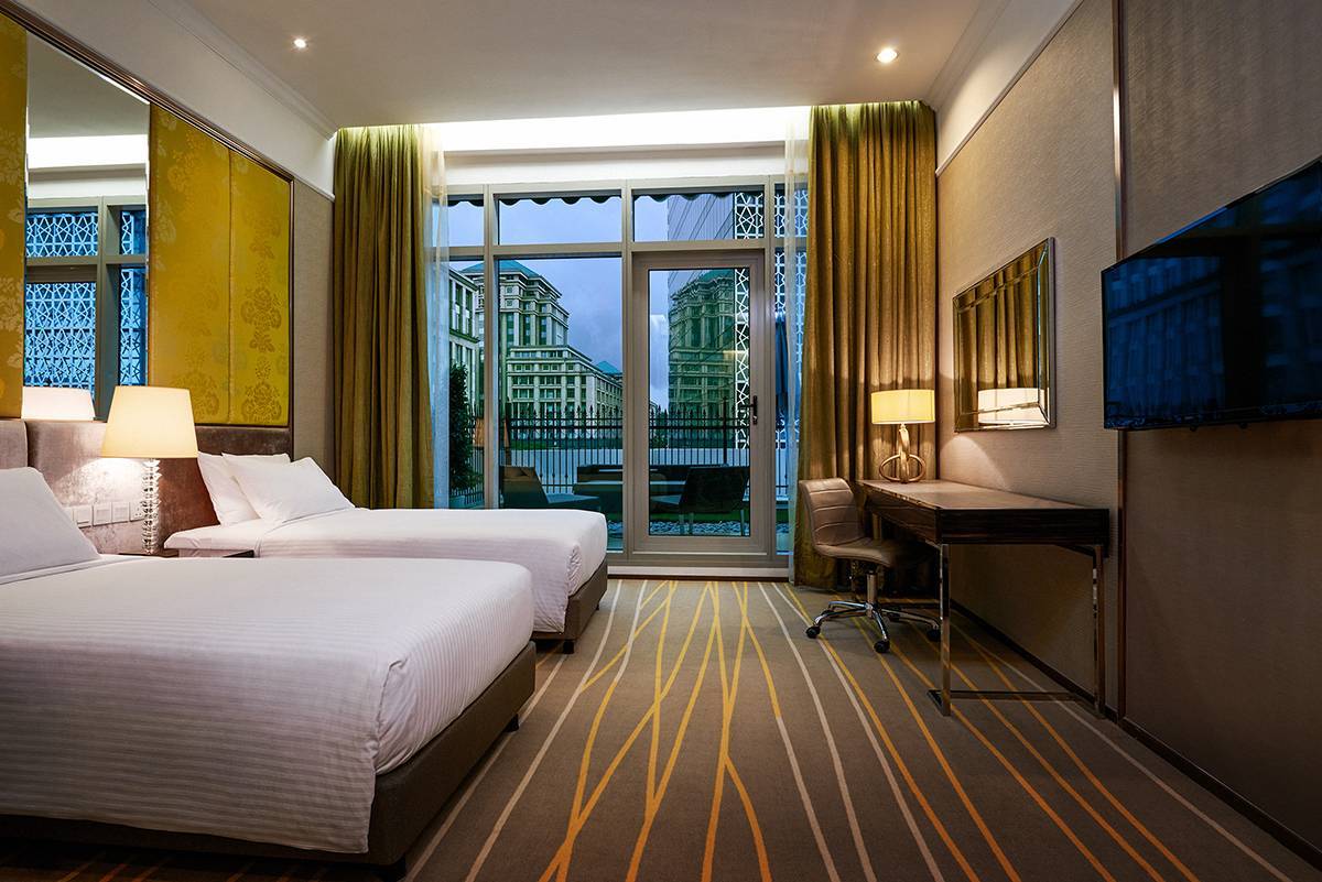 Deluxe Garden Twin (City View) - Experience our Deluxe Room with a stunning city view (king)