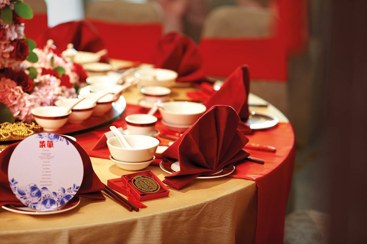 An amazing wedding table set-up for an elegant Chinese wedding