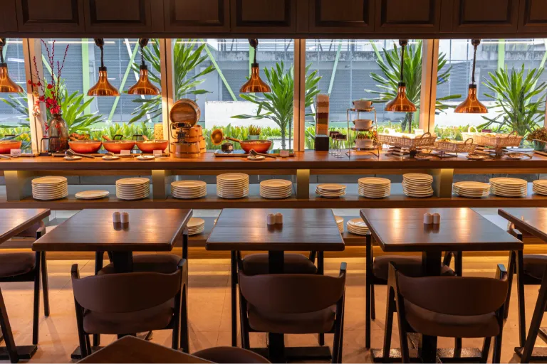 Cosmo Bar & Restaurant