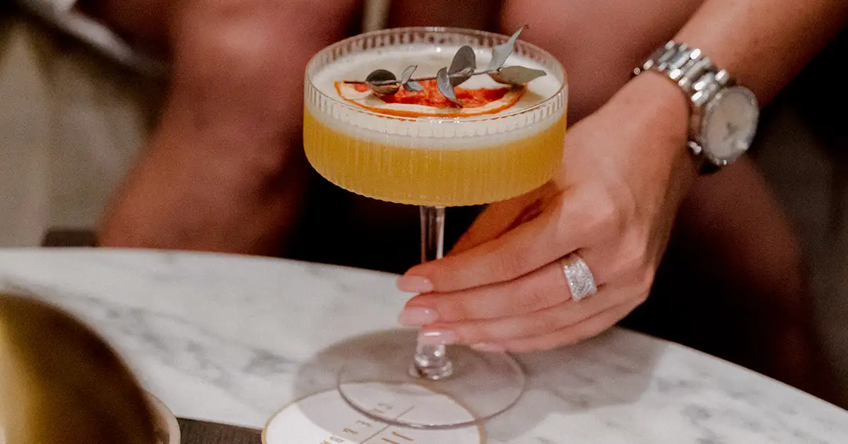 delicious cocktail jin cafe and bar