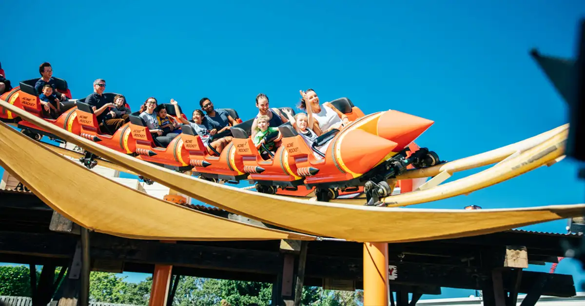  people on ride warner bros gold coast