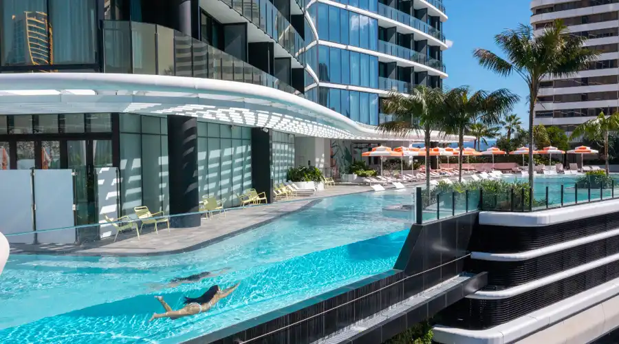 Women swimming at Isoletto Pool Club