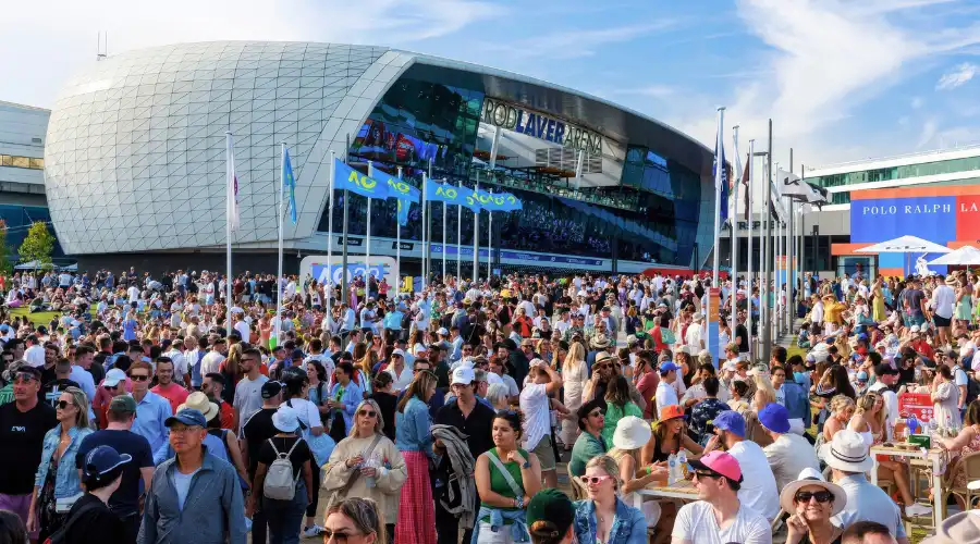 Large crowds gathered at Rod Laver Arena during Australian Open tennis tournament