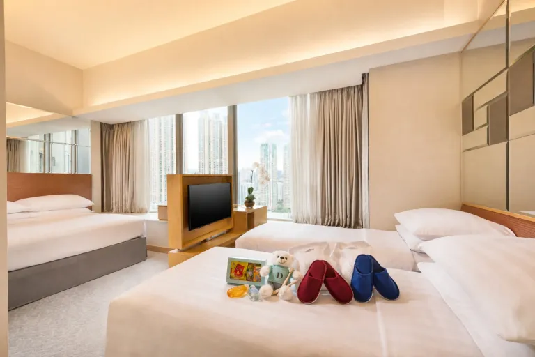 Toys and beds at Dorsett Mongkok Family Quad Room