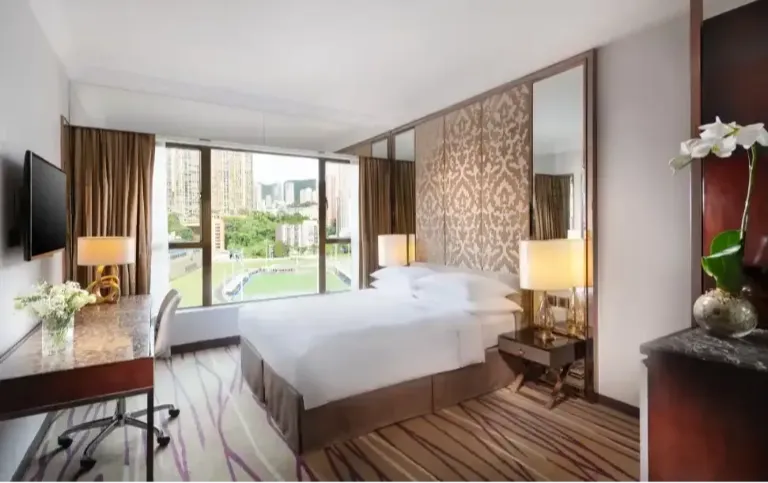 Premier Course View Room