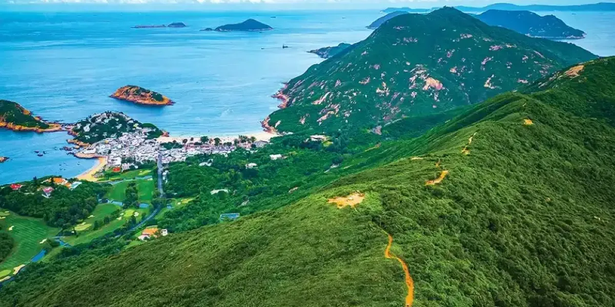Dragon's Back Hiking Trail in Hong Kong