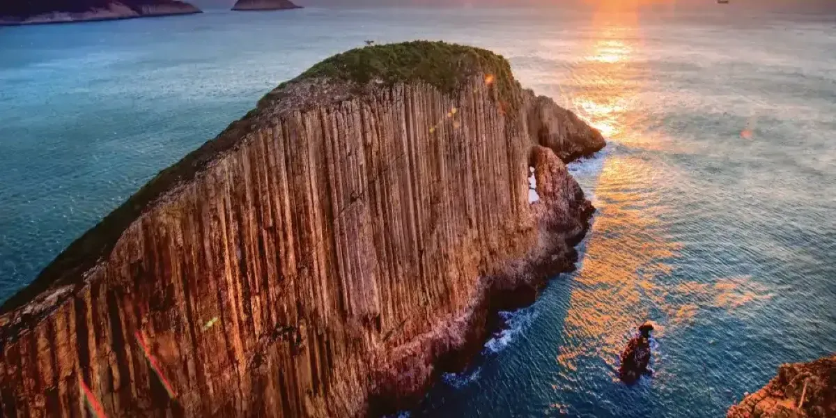 MacLehose Trail in Hong Kong with a stunning sunset view