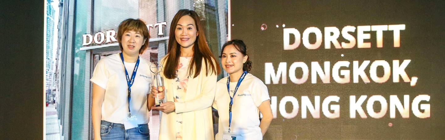 Dorsett Mongkok Receives Outstanding Partner Award from Booking.com