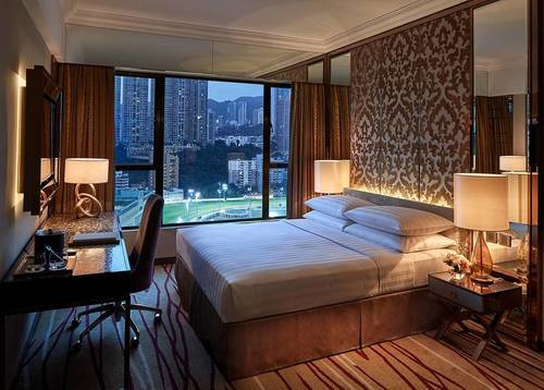 Grand Deluxe Course View Room - Have a grand view of the iconic Happy Valley Racecourse