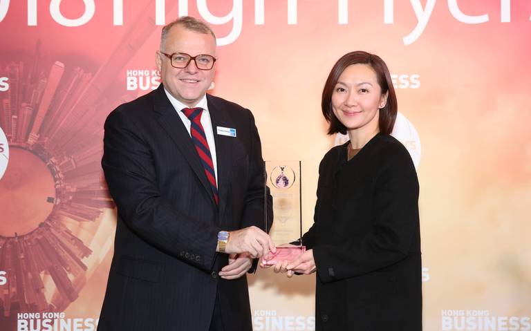 香港灣仔帝盛酒店榮獲Hong Kong Business雜誌頒發 「2018年企業高飛成就大獎」成為香港最佳家庭酒店