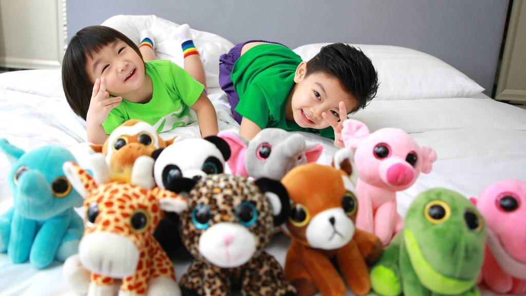 ‘Catch the Elves’ in Reality! Enjoy a Super Exciting Family Staycation at Dorsett Wanchai
