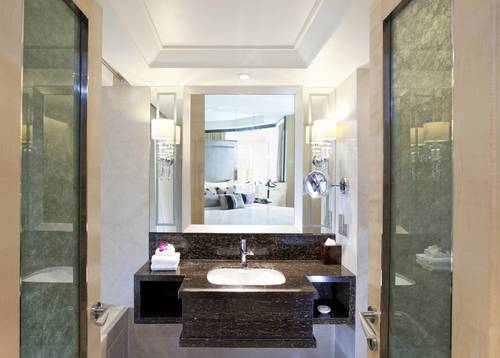Fully equipped bathroom for you to enjoy the relaxing shower